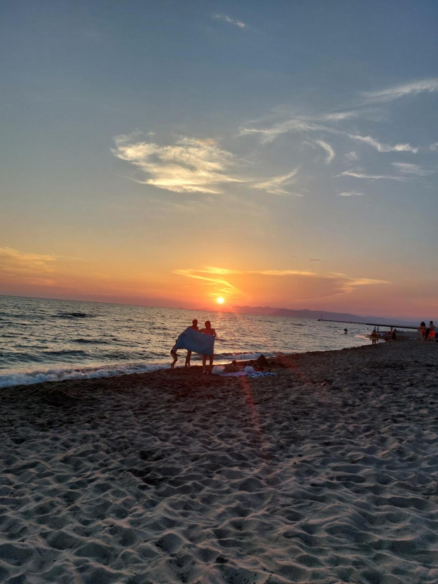Appartamento Al Mare Di Liguria E Toscana Марина ди Маса Екстериор снимка