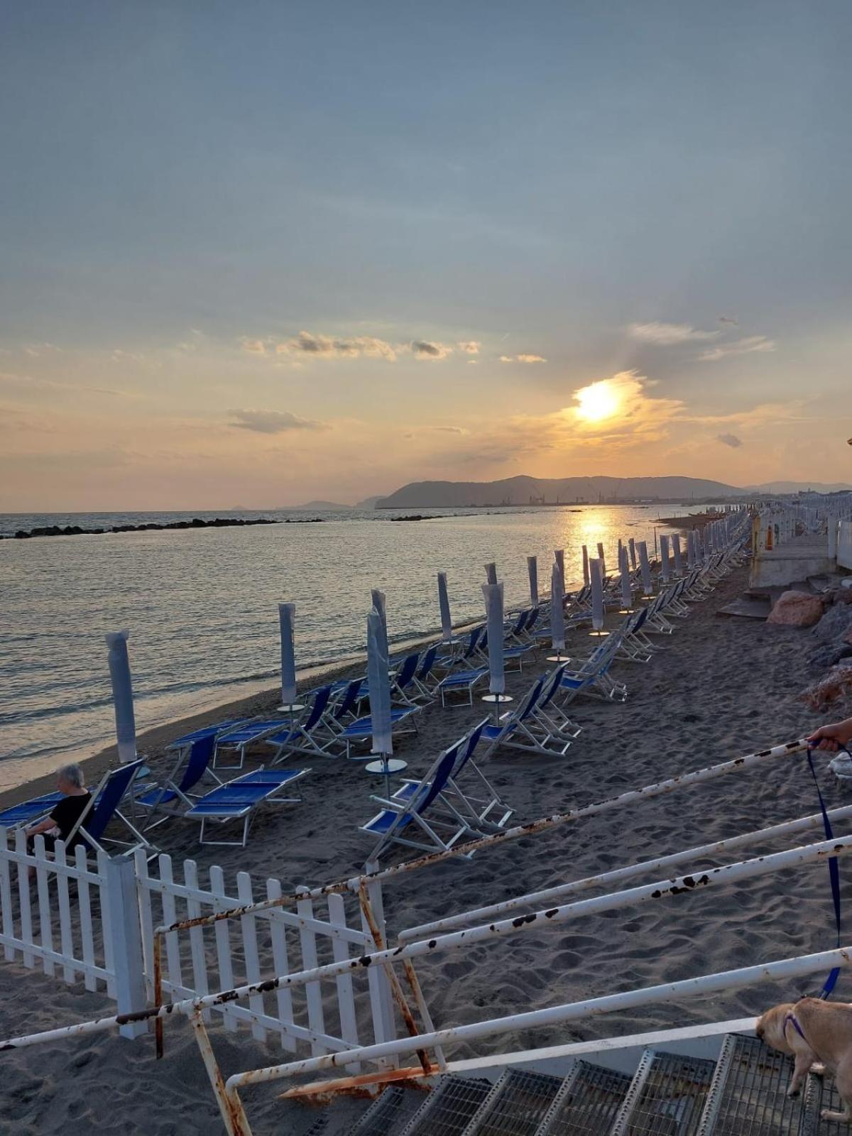 Appartamento Al Mare Di Liguria E Toscana Марина ди Маса Екстериор снимка