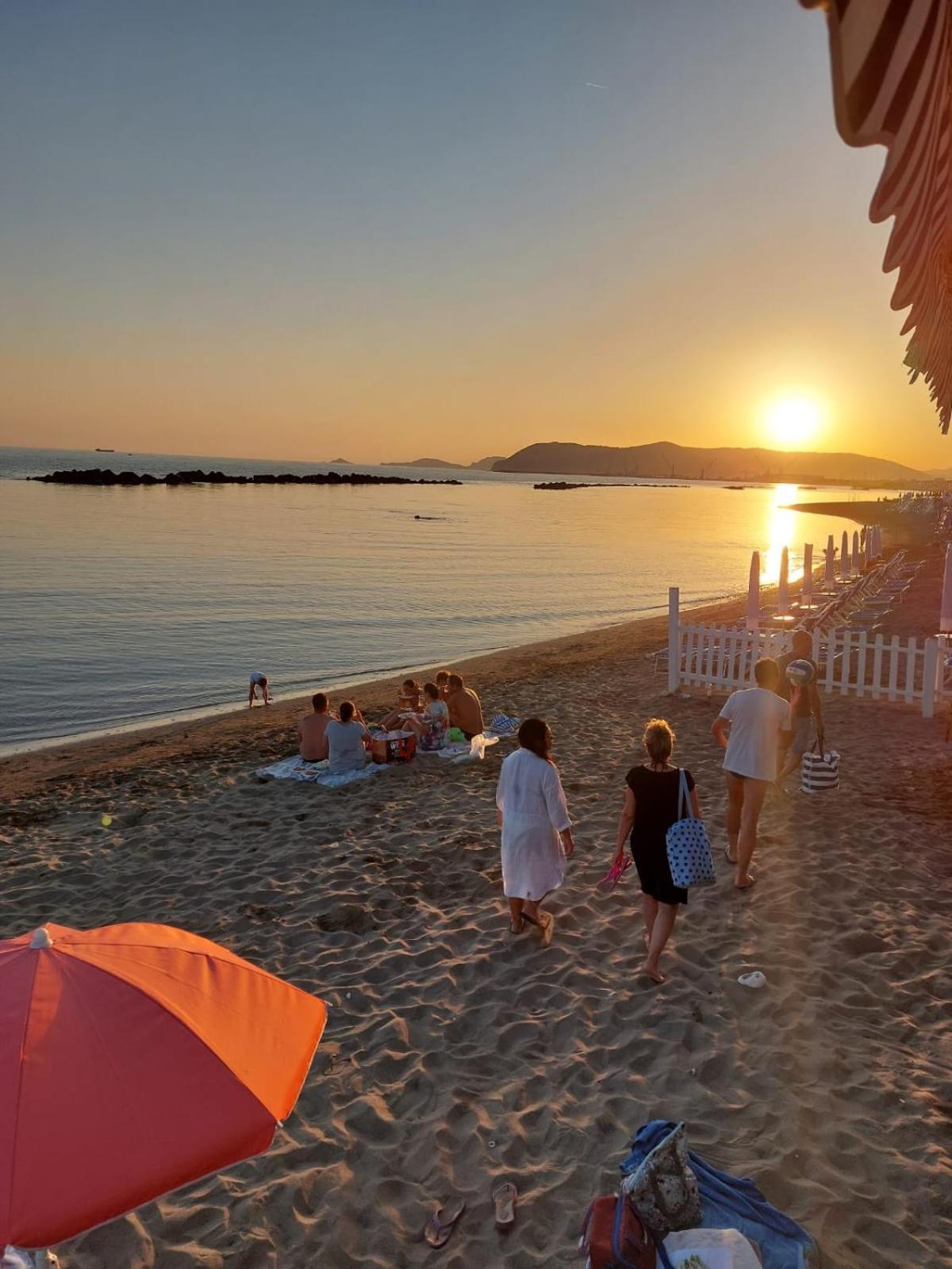 Appartamento Al Mare Di Liguria E Toscana Марина ди Маса Екстериор снимка